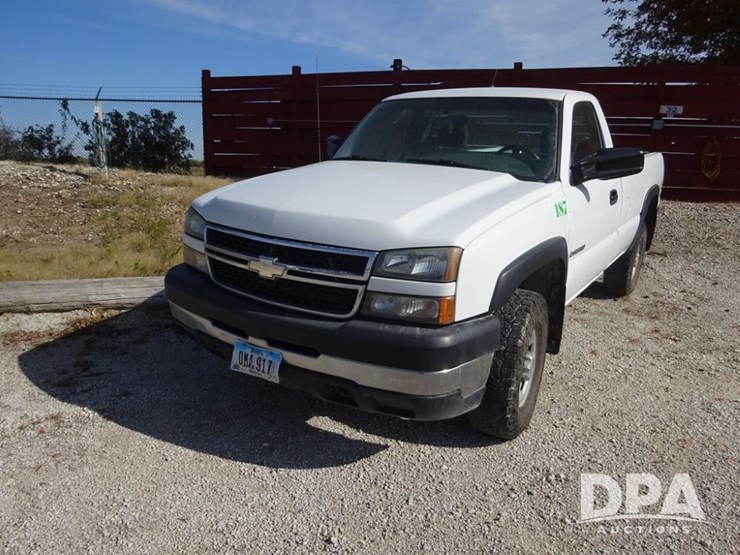 2006-chevrolet-2500hd-image-2