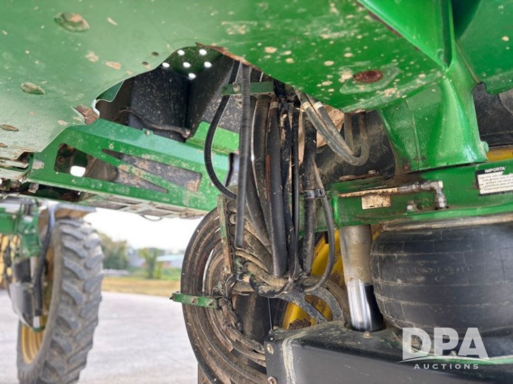 2019-john-deere-r4038-image-42