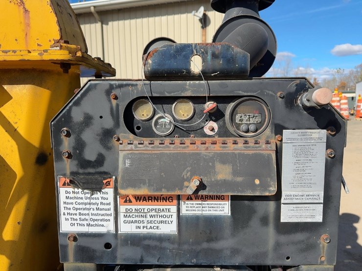 2002-woodsman-15xtreme-tow-behind-wood-chipper-image-13