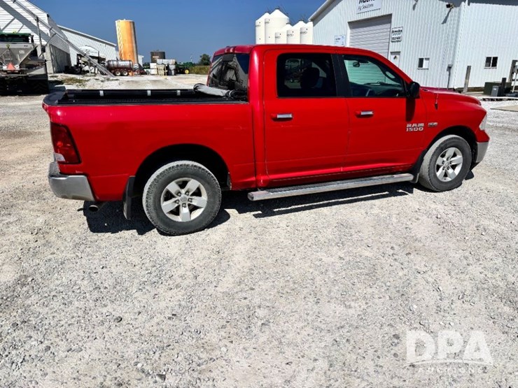 2017-ram-1500-slt-image-5