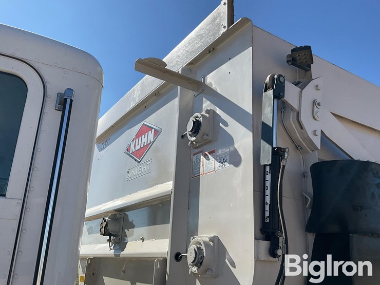 2020-peterbilt-337-image-14