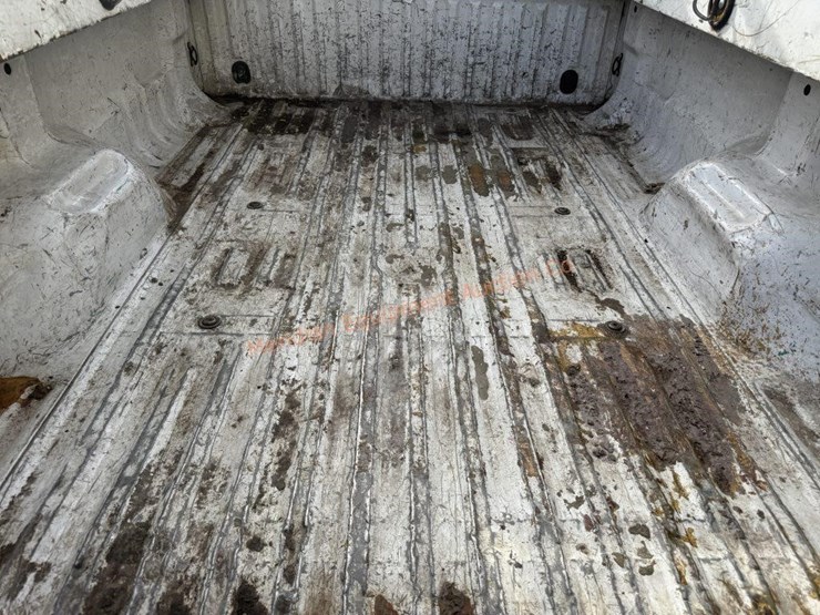 2015-ford-f350-xlt-image-23