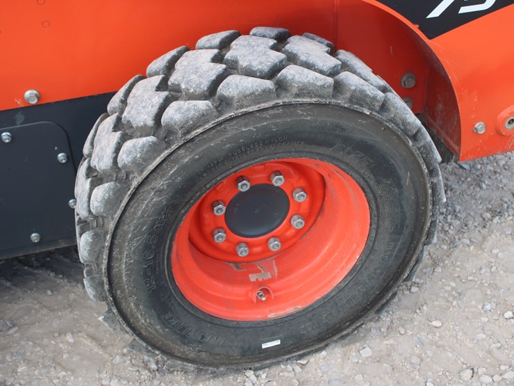 2023-kubota-ssv75-image-30