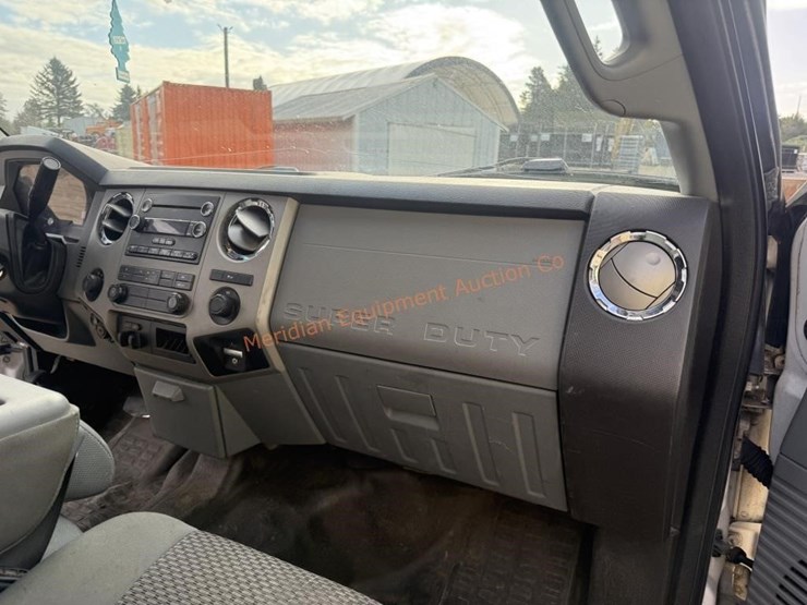 2015-ford-f350-xlt-image-36