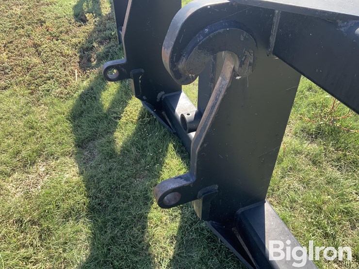 dymax-wheel-loader-spear-bale-fork-image-10