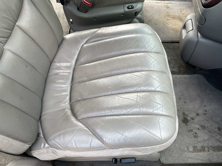 1999-chrysler-town-&-country-image-94