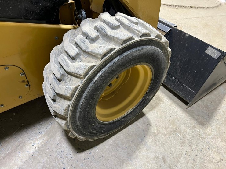 caterpillar-272c-image-16