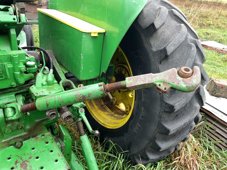 john-deere-3010-image-10