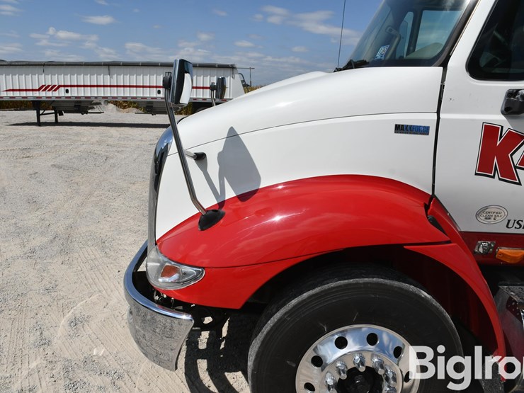 2012-international-8600-image-12