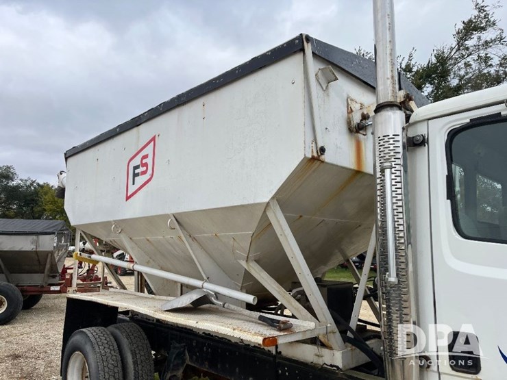 1995-freightliner-fl70-image-28