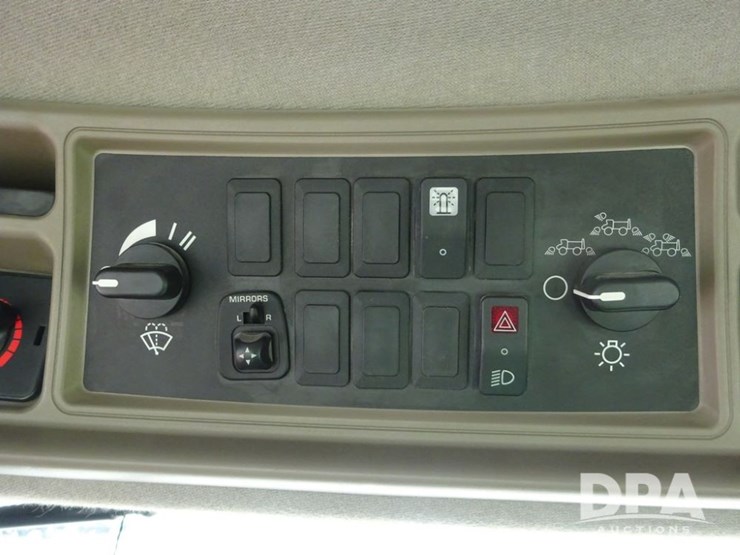 2011-case-ih-titan-4530-image-87