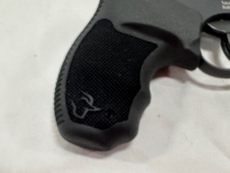 #2025-00067-•-taurus-942m-revolver-image-37