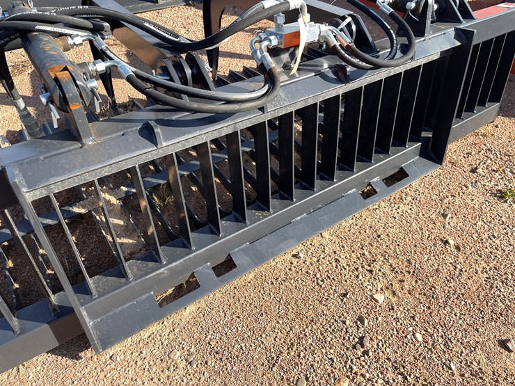 #4084-•-84"-skeletal-rock-grapple-bucket-attachment-image-5