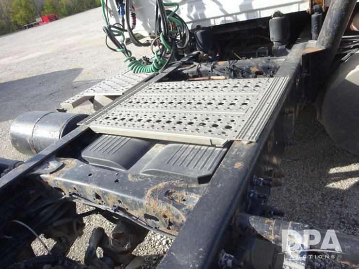 2018-freightliner-cascadia-day-cab-truck-(pz13986,-unit-405)-image-51