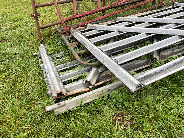 #8119-•-assortment-of-gates-image-13