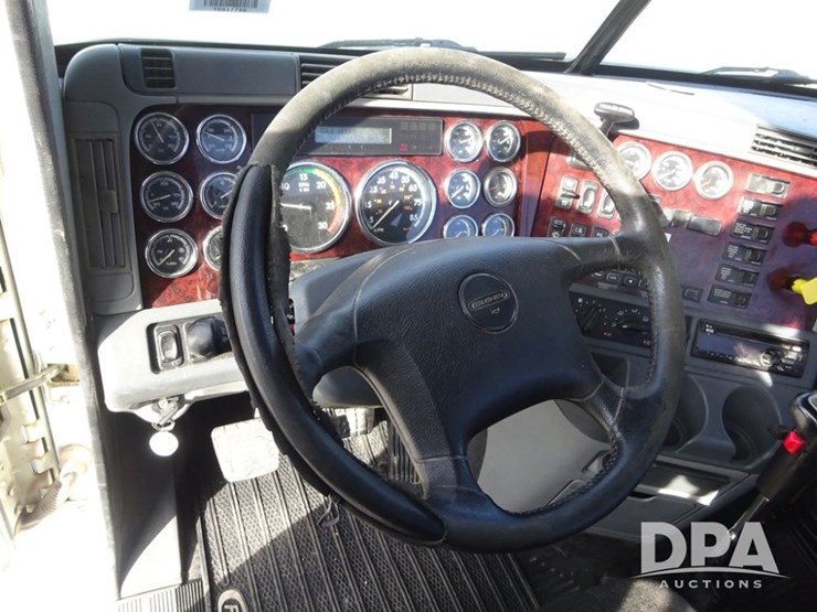 2018-freightliner-coronado-day-cab-glider-truck-(pz13985,-unit-775)-image-109