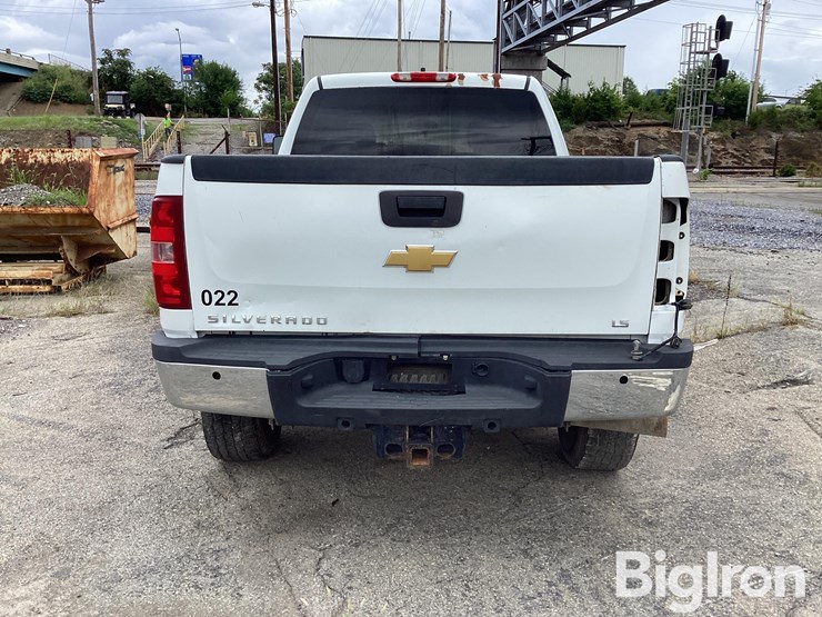 2013-chevrolet-silverado-2500-image-6