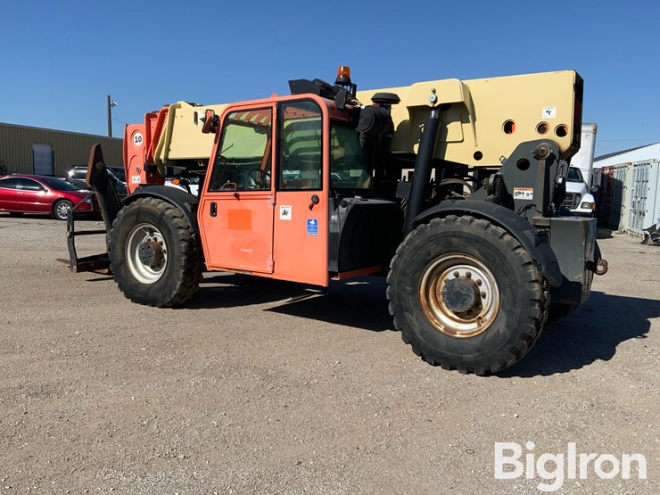 2010-jlg-g10-55a-image-7