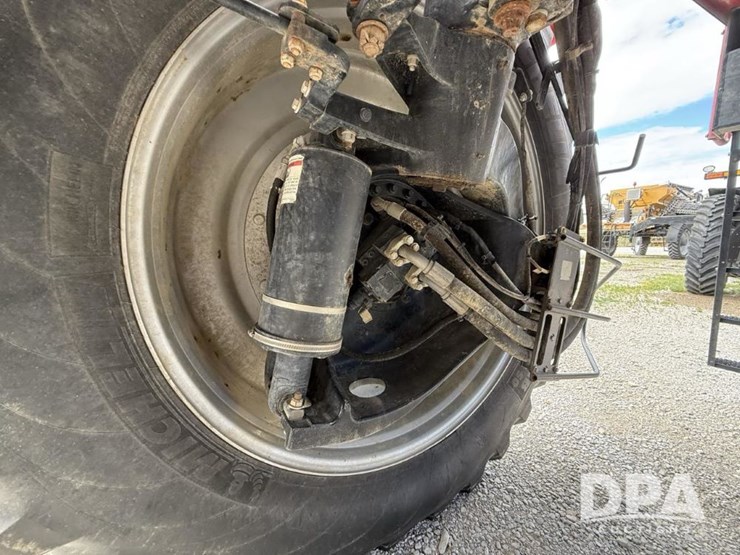 2020-case-ih-trident-5550-image-16