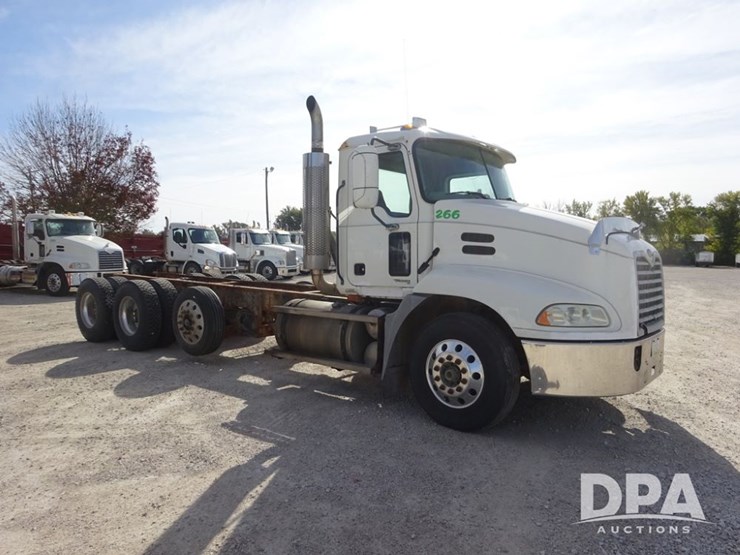 2005-mack-vision-truck-(pz13989,-unit-266)-image-10