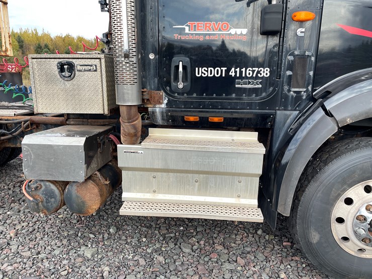 #1002-•-2021-international-semi-tractor-(has-mi-title)-image-16