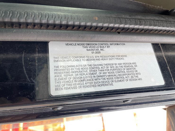#1002-•-2021-international-semi-tractor-(has-mi-title)-image-56
