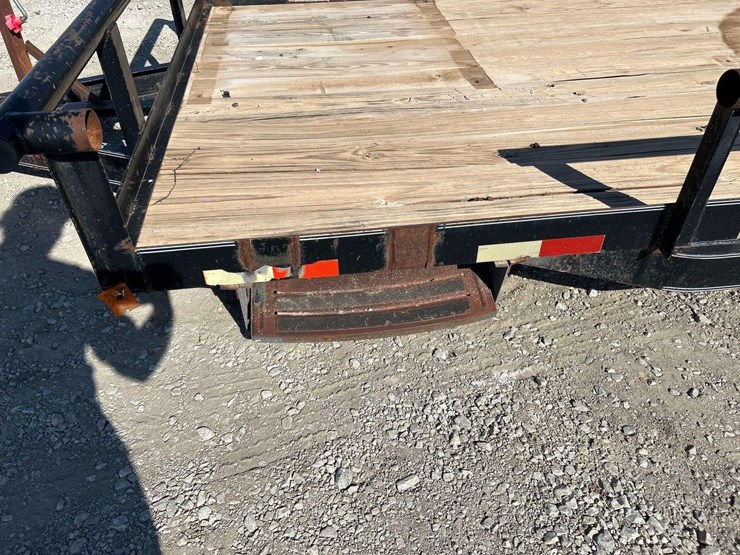 2003-big-tex-10pi-16ft.-t/a-pipe-top-utility-trailer-image-7