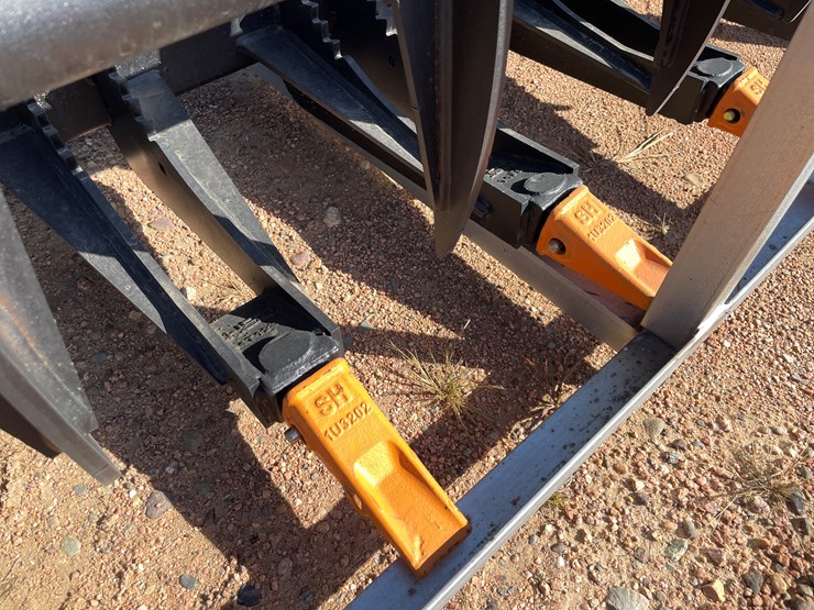 #4103-•-78"-heavy-brush-grapple-bucket-attachment-image-3