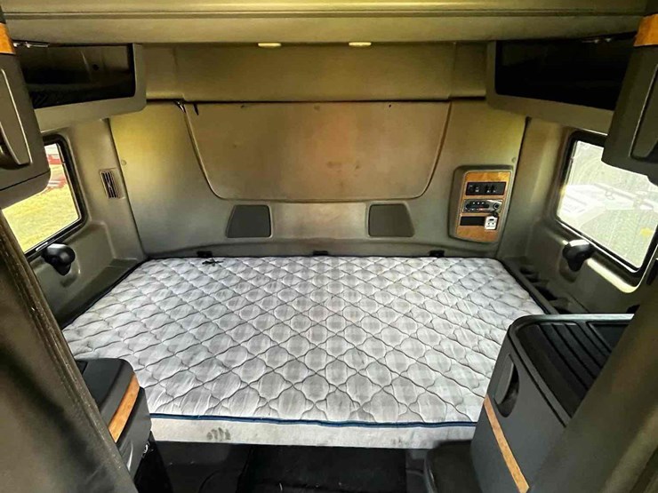 2016-international-prostar-image-13