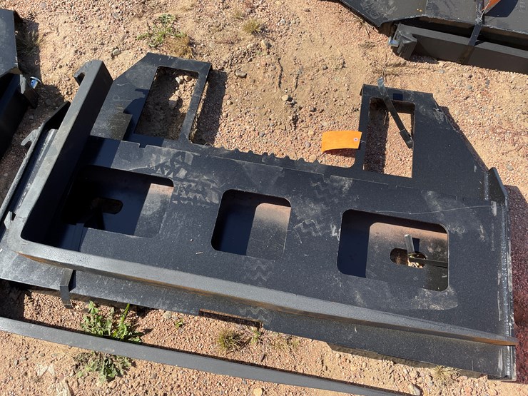 #4135-•-universal-pallet-fork-attachment-image-5