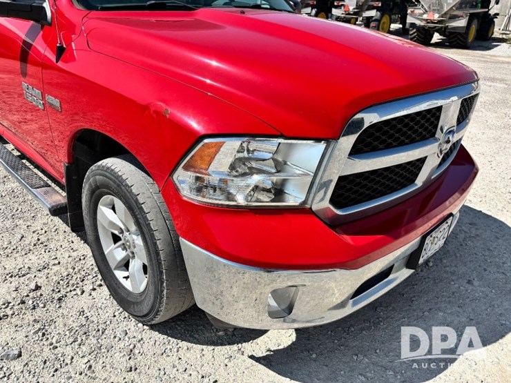 2017-ram-1500-slt-image-48
