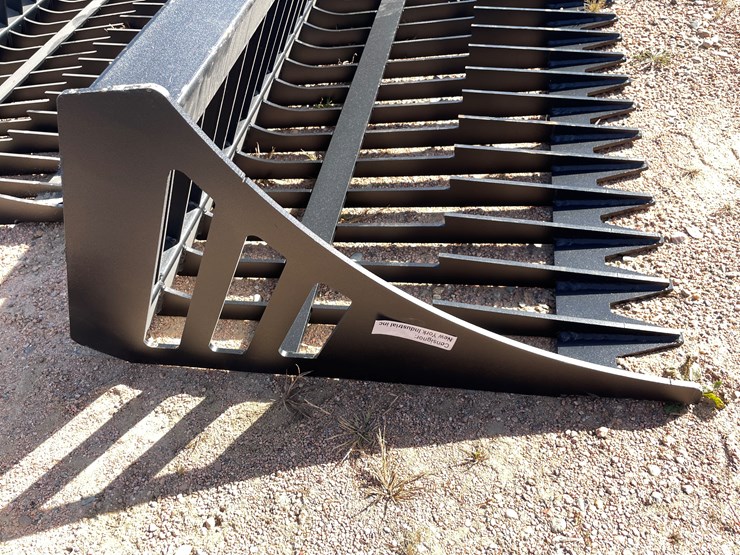 #4108-•-84"-rock-bucket-attachment-image-2