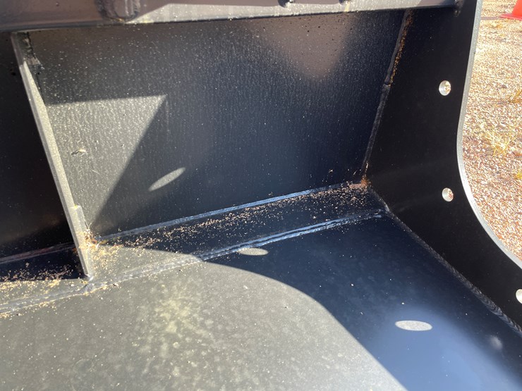 #4052-•-84"-smooth-faced-grapple-bucket-attachment-image-13