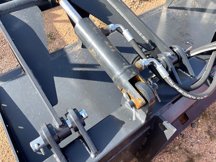 #4079-•-84"-smooth-faced-grapple-bucket-attachment-image-6