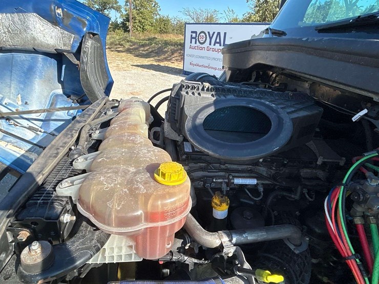 2021-freightliner-cascadia-116-image-8