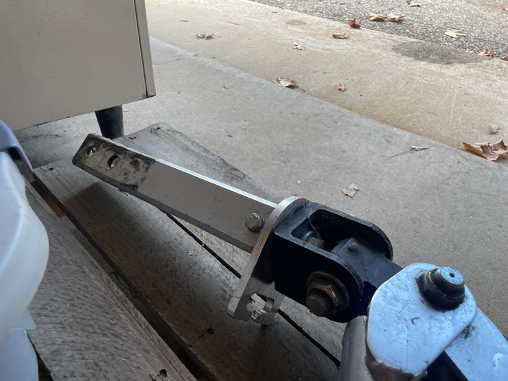 #6617-•-rv-tow-car-brake-system-image-7