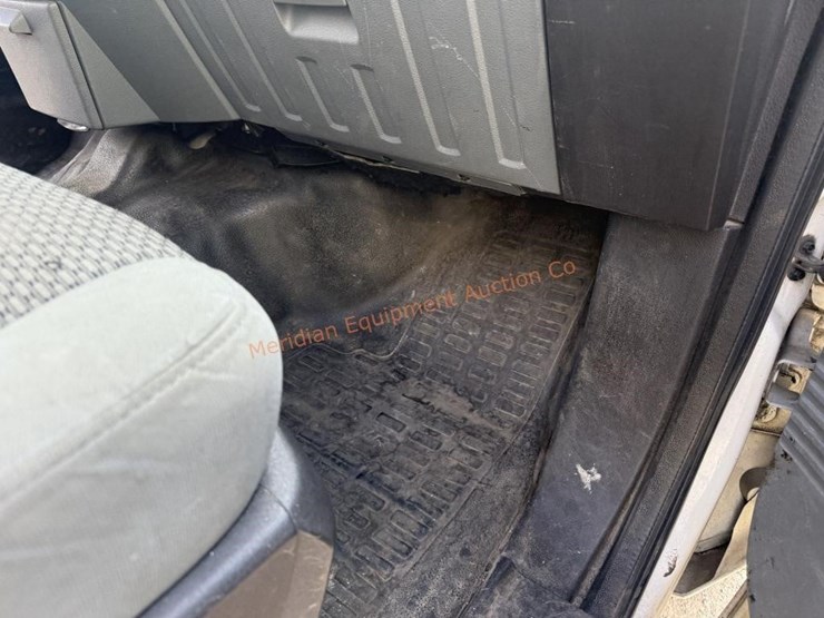 2015-ford-f350-xlt-image-40