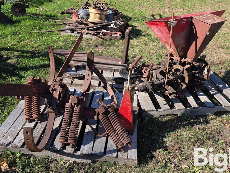 international-end-gate-seeder-image-6