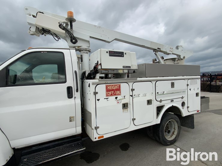 2009-chevrolet-c4500-kodiak-4x4-bucket-truck-image-13