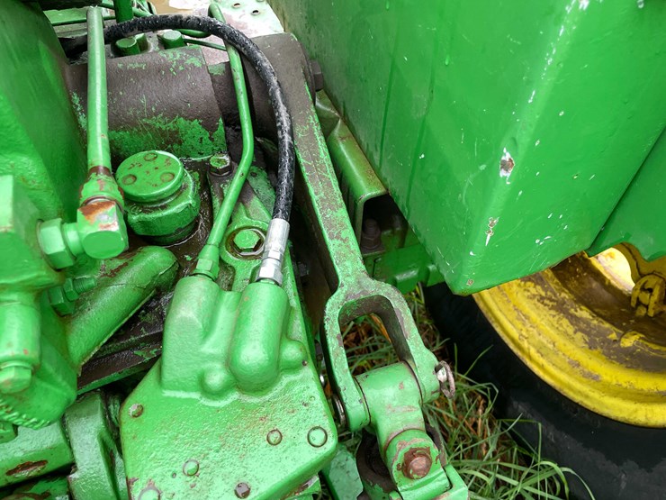 john-deere-3010-image-8