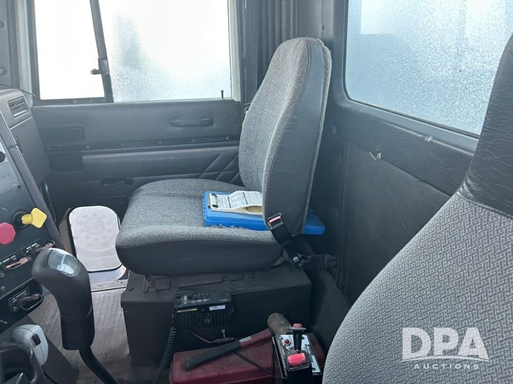 international-9100-image-27