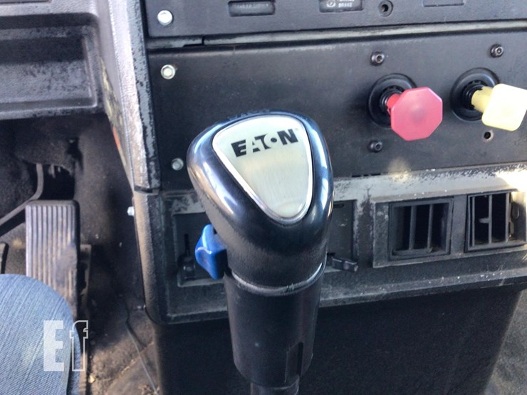 1996-mack-ch613-image-18