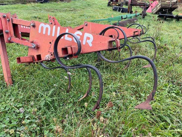 #8126-•-miller-cultivator-image-10