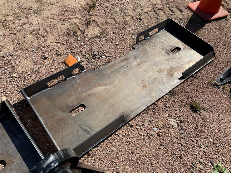 #4132-•-universal-adaptor-plate-image-1