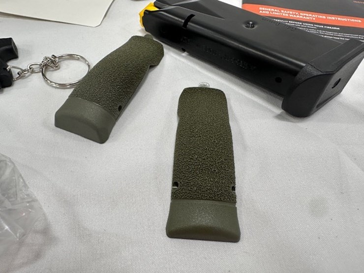 #2025-00062-•-taurus-gx4-pistol-image-7