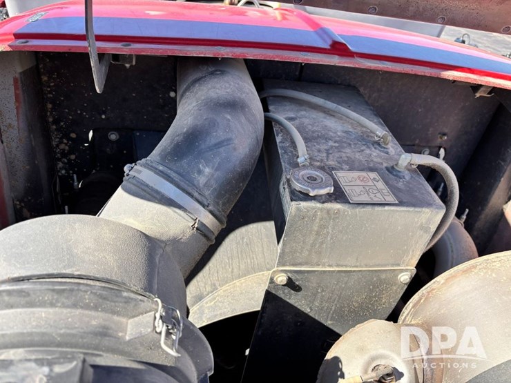 2020-case-ih-patriot-4440-image-103