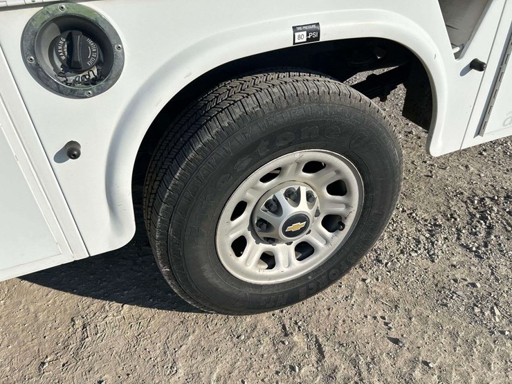 2013-chevrolet-silverado-3500hd-image-27