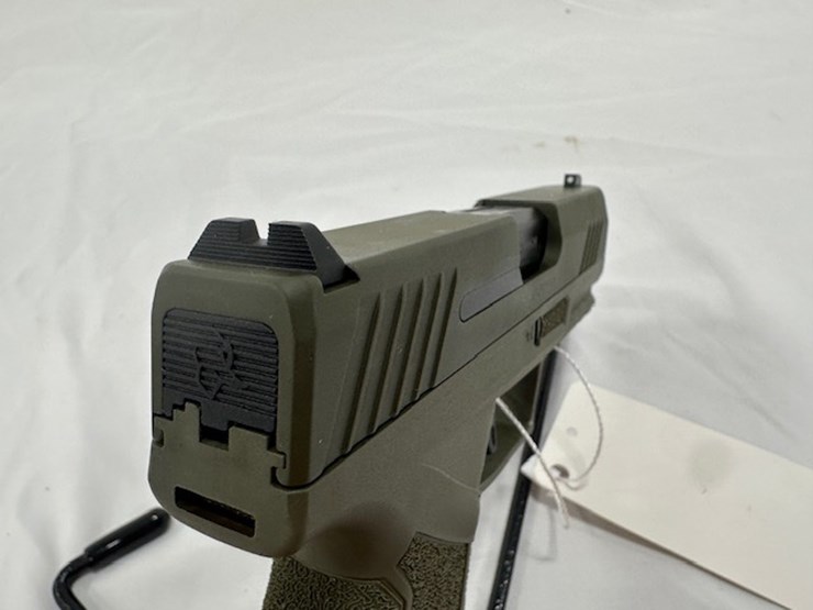 #2025-00062-•-taurus-gx4-pistol-image-29