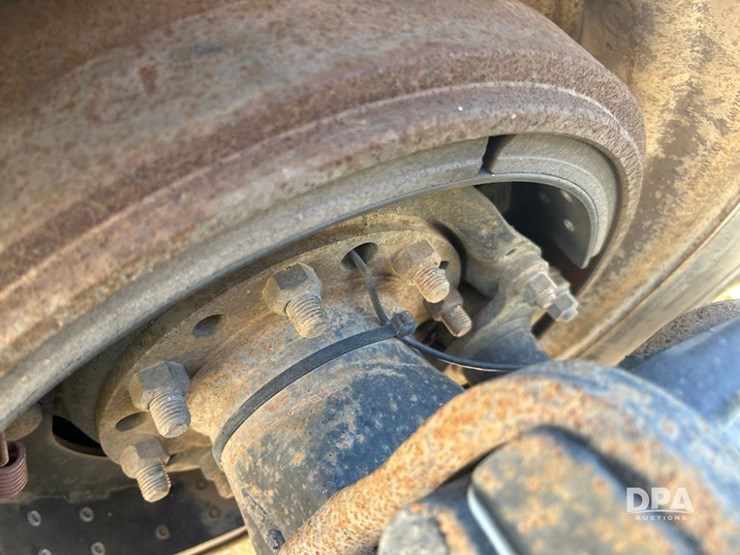 2004-peterbilt-379-image-19