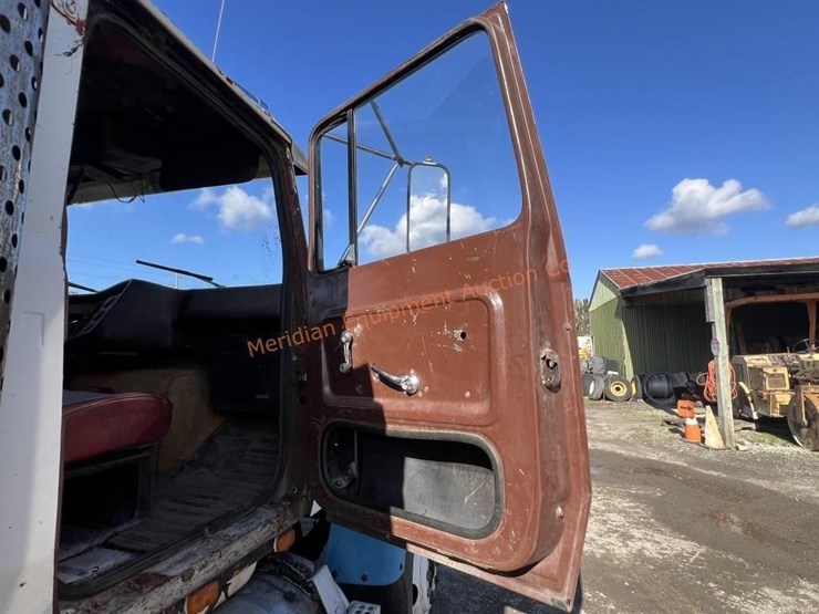 1979-ford-9000-image-19